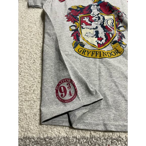 NWT Harry Potter Store Men's Size Small Distressed Gryffindor Crest T-Shirt Gray - Picture 4 of 7